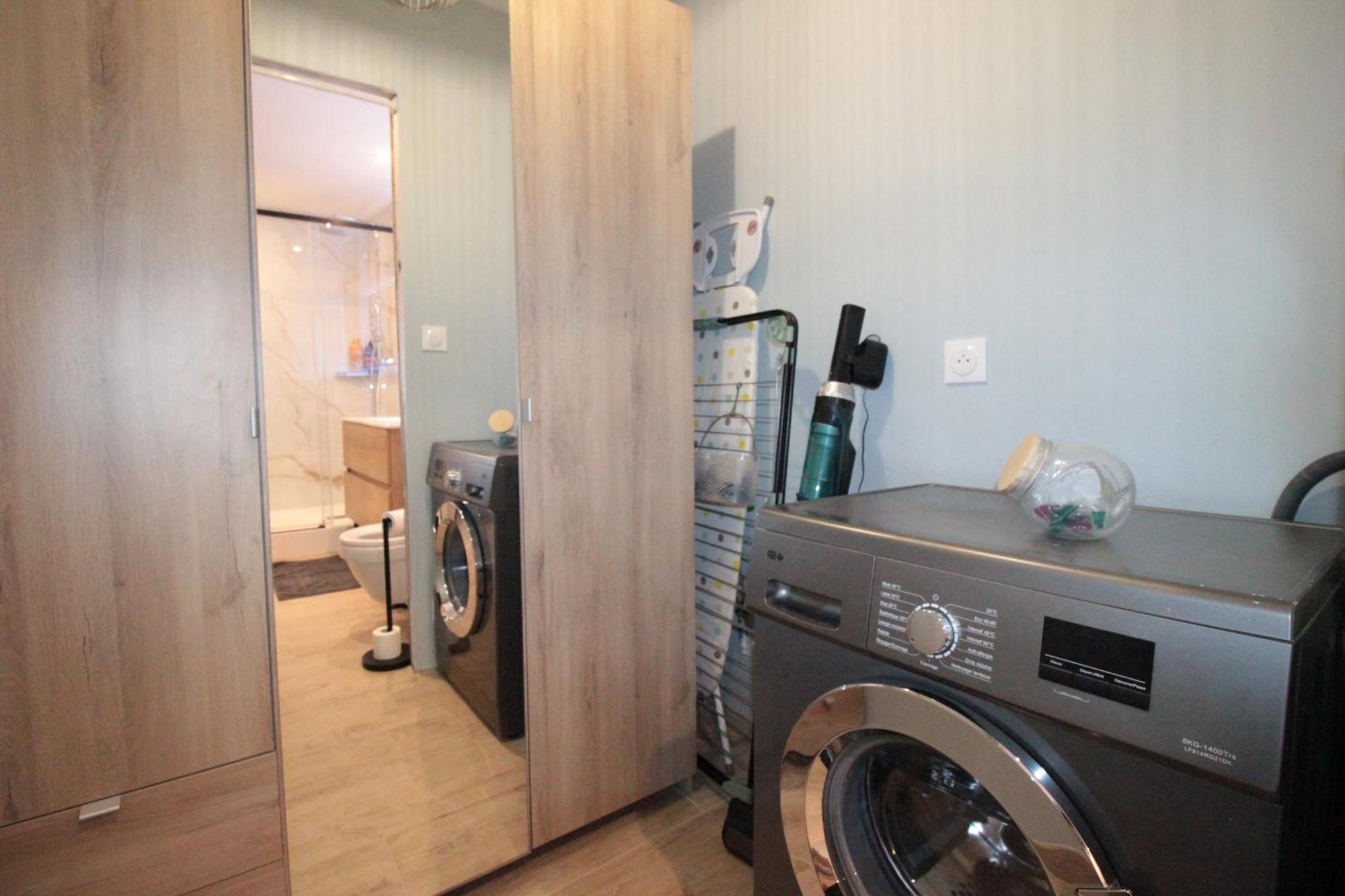Luxury Studio, Rez De Chaussee, Parking Prive Video Surveillance, Canape Haute Qualite Convertible Couchage 2 Personnes, Centre Ville Proche, Restaurant, Boulangerie 2 Minutes A Pied, Terrasse - 800Metre Carre De Terrain - Gere Par Presta-Zen'Service Verdun-sur-Meuse Eksteriør bilde